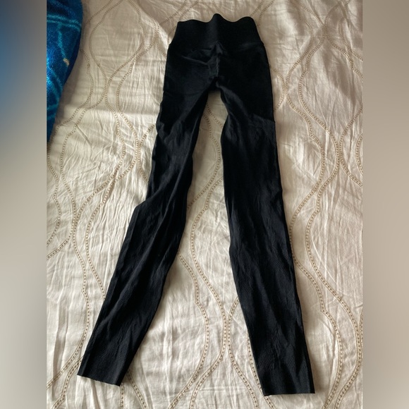 Fabletics Women's High Waisted Seamless Mesh Seamless Leggings - Picture 12 of 12